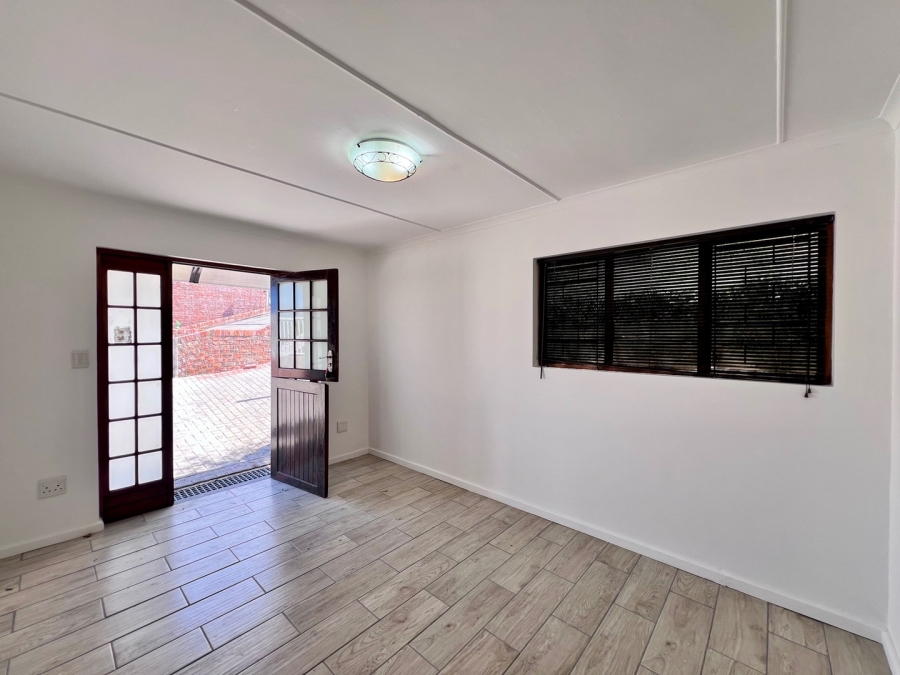 4 Bedroom Property for Sale in Herolds Bay Western Cape